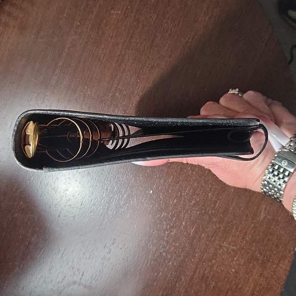 Authentic Louis Vuitton Epi Agenda MM - Picture 11 of 16